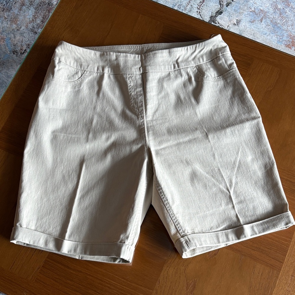 Soft Surroundings beige shorts